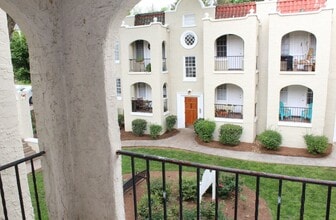 Spanish Oaks Apartment in Atlanta, GA - Foto de edificio - Interior Photo