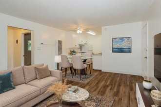 The Gardens of Fair Oaks in Fair Oaks, CA - Foto de edificio - Interior Photo