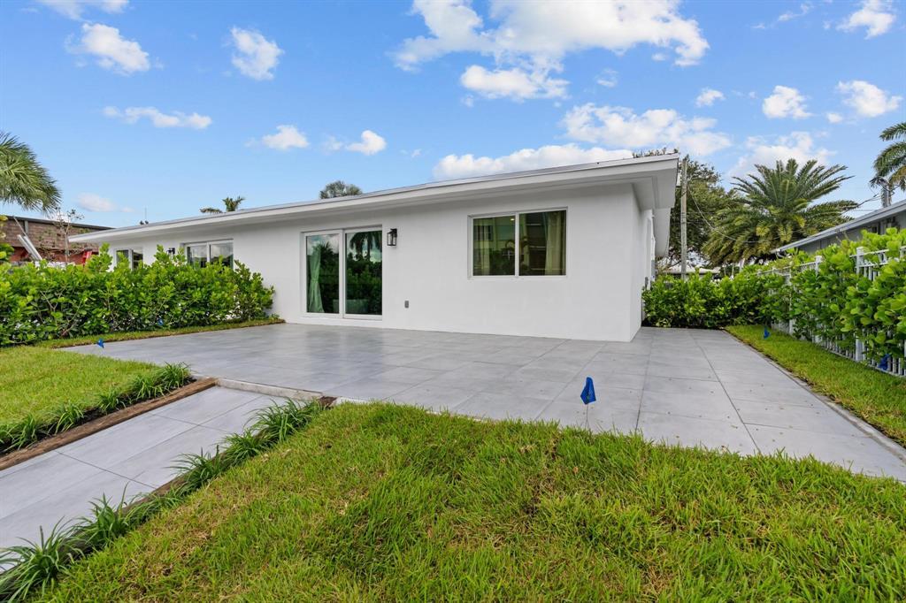 1810 SE 7th St in Pompano Beach, FL - Foto de edificio