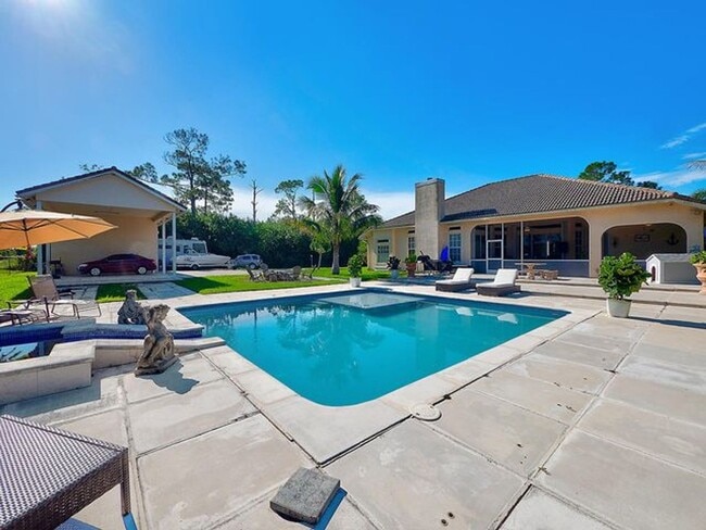 property at 17945 36th Ct N