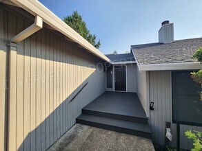 8441 SW Lori Way in Beaverton, OR - Building Photo - Building Photo