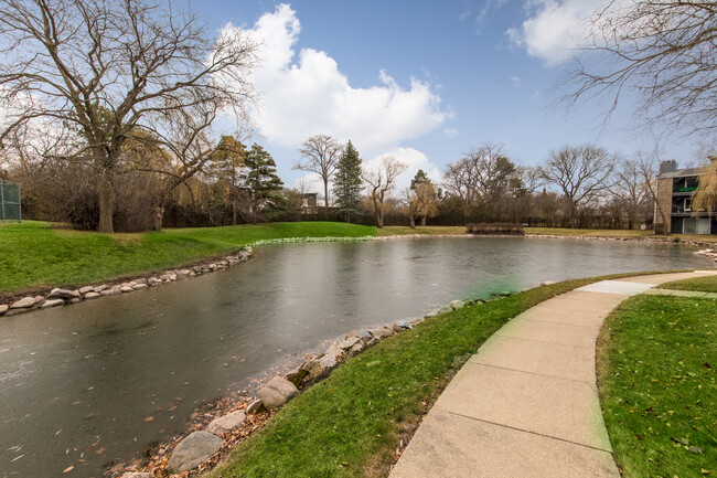 2021 Ammer Ridge Ct in Glenview, IL - Building Photo - Building Photo