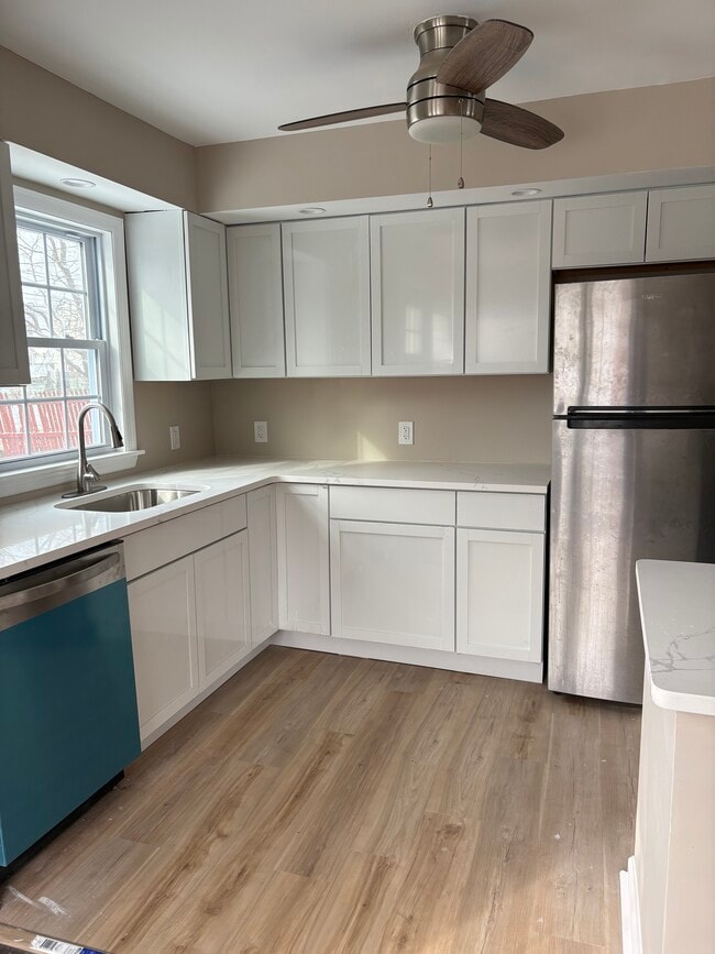 8 Lynch Farm Dr in Newark, DE - Building Photo - Building Photo