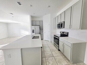 1950 Birnham Wood Bnd in Kissimmee, FL - Building Photo - Building Photo