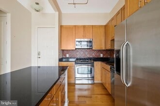 2200 N Westmoreland St in Arlington, VA - Foto de edificio - Building Photo