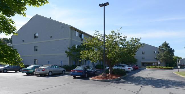 Hagan Manor Apartments in Providence, RI - Foto de edificio - Building Photo