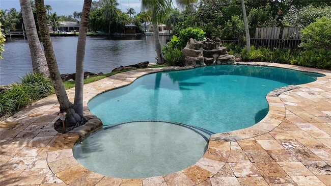 1925 Coral Gardens Dr in Wilton Manors, FL - Foto de edificio - Building Photo