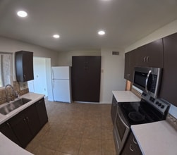 3712 W Charter Oak Rd in Phoenix, AZ - Building Photo - Building Photo