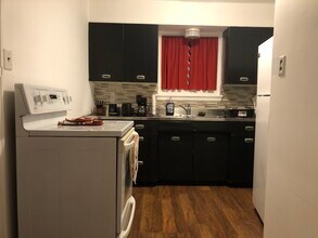 216 Green Ave, Unit 2ndFloor in Lansdowne, PA - Foto de edificio - Building Photo