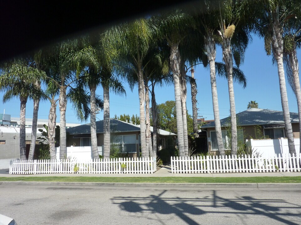 2226 S Carmelina Ave in Los Angeles, CA - Building Photo