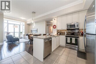 144 Park St in Waterloo, ON - Building Photo - Building Photo