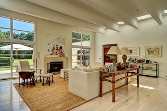 12 Hedge Row Ln in East Hampton, NY - Building Photo - Building Photo