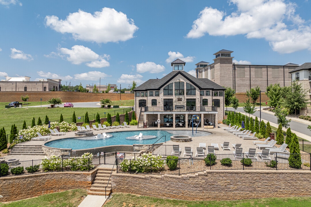 West Edge Apartments in Lynchburg, VA - Building Photo