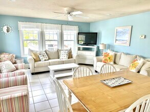 296 Ocean Blvd in Seabrook, NH - Building Photo - Building Photo