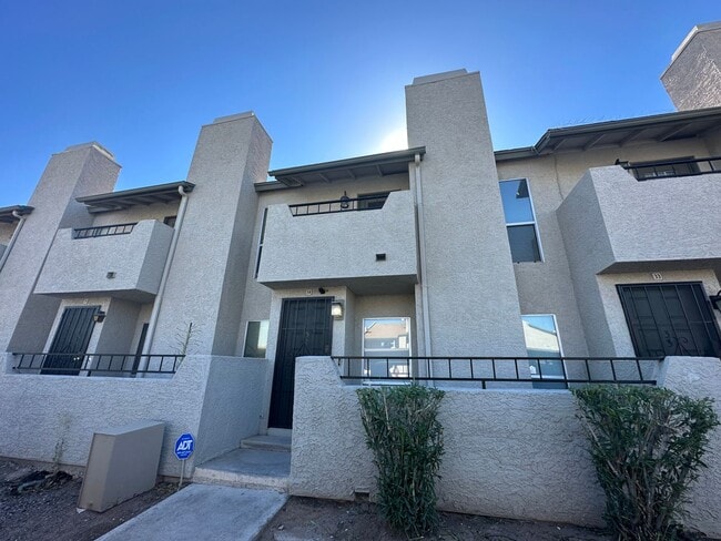 property at 2921 Country Manor Ln