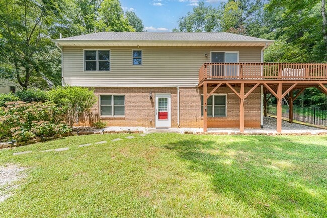 property at 306 Crosscut Dr