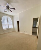 4916 Maxie St in Houston, TX - Building Photo