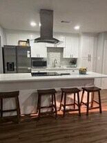 6727 Vanlynn Ln in Houston, TX - Building Photo