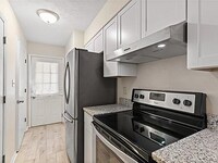 433 Lester Rd photo'