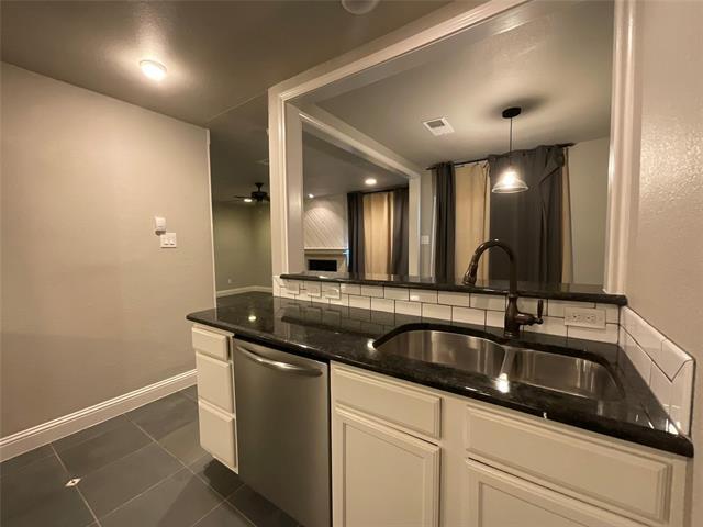 property at 2331 N Davis Dr