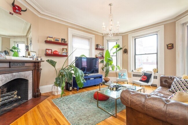 property at 271 Dartmouth St