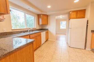 5121 S Garden St in Seattle, WA - Building Photo - Building Photo