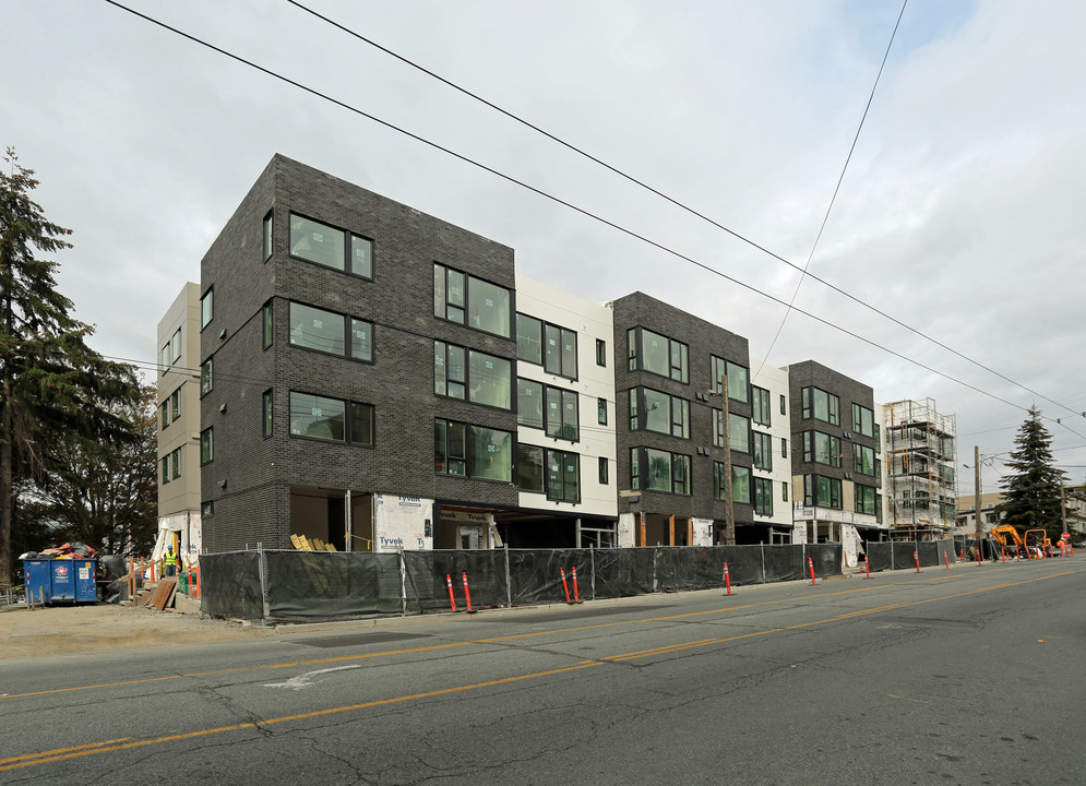 East Howe Steps in Seattle, WA - Building Photo