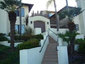 2828 Famosa Blvd in San Diego, CA - Building Photo