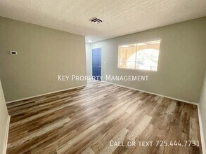 1617 Cordoba Ln-Unit -Unit C in Las Vegas, NV - Building Photo - Building Photo