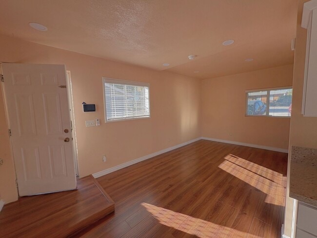 1322 N Campus Ave in Upland, CA - Building Photo - Building Photo