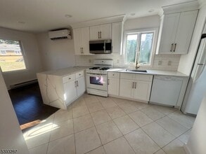 56 Buena Vista Rd in Cedar Grove, NJ - Building Photo - Building Photo