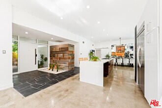 3744 Cody Rd in Los Angeles, CA - Building Photo - Building Photo