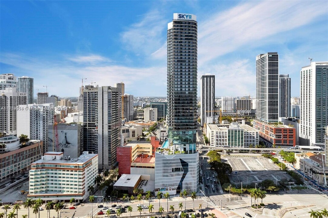 398 NE 5th St, Unit 4507 in Miami, FL - Foto de edificio