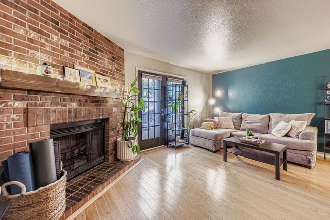 property at 7451 Bradburn Blvd