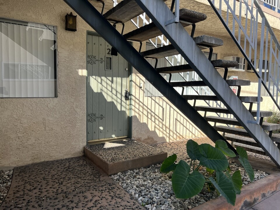 8135 Stewart and Gray Rd in Downey, CA - Building Photo