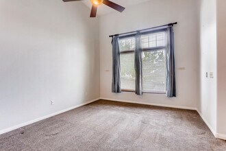 2750 Fountain Ridge Ln in Henderson, NV - Building Photo - Building Photo