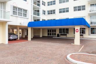 Sea Monarch Condominiums in Pompano Beach, FL - Building Photo - Building Photo