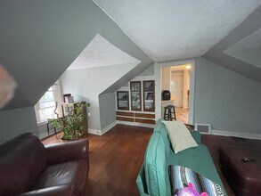 1332 Broad Blvd, Unit # 2 in Cuyahoga Falls, OH - Building Photo - Building Photo