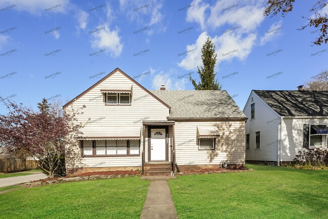 property at 3827 Salisbury Rd