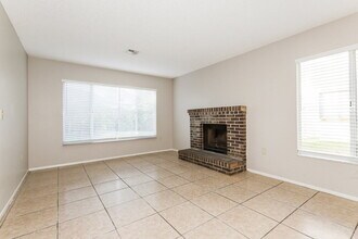 856 Buttercup Dr in Lakeland, FL - Foto de edificio - Building Photo