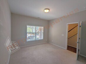 304 Kinellan Ln in Cary, NC - Building Photo - Building Photo