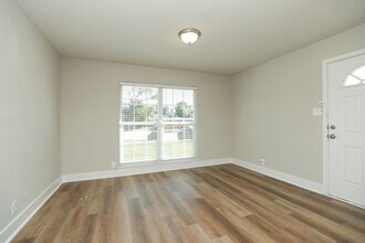 631 Edgebrook Dr in Houston, TX - Building Photo - Building Photo