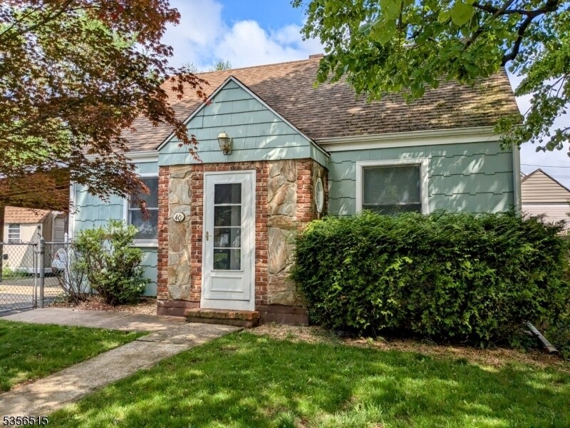 40 N Auten Ave in Somerville, NJ - Building Photo