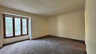 3900-3951 Doral Dr in Rapid City, SD - Building Photo - Building Photo