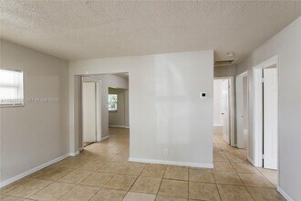5288 N Andrews Ave in Fort Lauderdale, FL - Building Photo - Building Photo