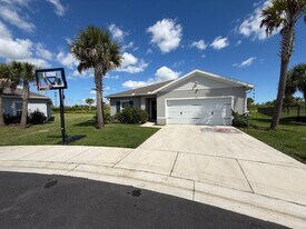715 Pomegranate Pl in Fort Pierce, FL - Building Photo