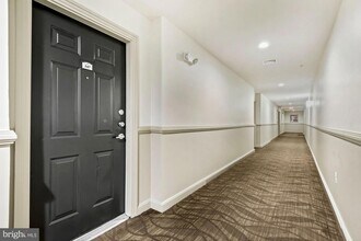 2765 Centerboro Dr, Unit 347 in Vienna, VA - Building Photo - Building Photo
