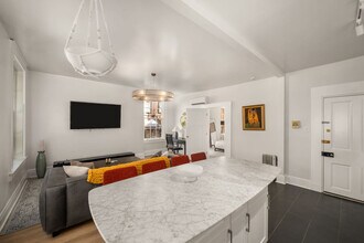 1326 Broadway in Cincinnati, OH - Building Photo - Building Photo