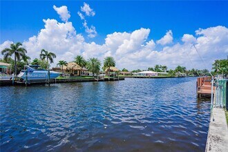 840 Pine Dr in Pompano Beach, FL - Building Photo - Building Photo