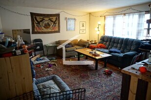 33 Higgins St, Unit 1 in Boston, MA - Building Photo